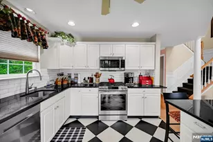 474 Green Mountain Rd, Mahwah, NJ 07430 - Photo 15