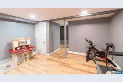 211 Bergen Avenue, Kearny, NJ 07032 - Photo 17