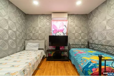 211 Bergen Avenue, Kearny, NJ 07032 - Photo 13