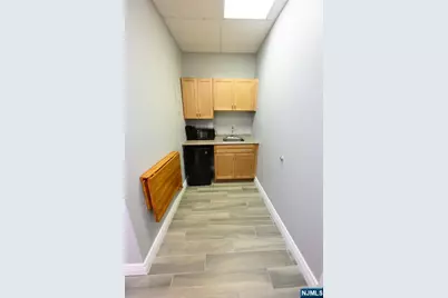 504 Hamburg Turnpike 102B #102B, Wayne, NJ 07470 - Photo 11