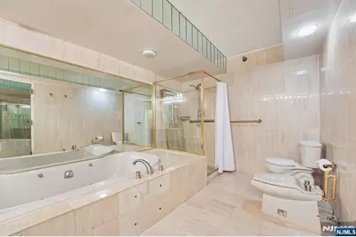 1512 Palisade Avenue 16L #16L, Fort Lee, NJ 07024 - Photo 19