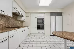 1512 Palisade Ave 16L, Fort Lee, NJ 07024 - Photo 17