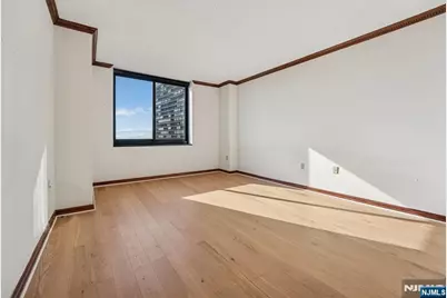 1512 Palisade Avenue 16L #16L, Fort Lee, NJ 07024 - Photo 13