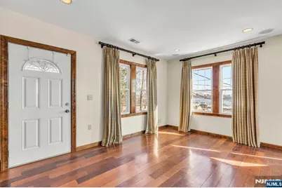 9 Old Wood Road, Edgewater, NJ 07020 - Photo 5