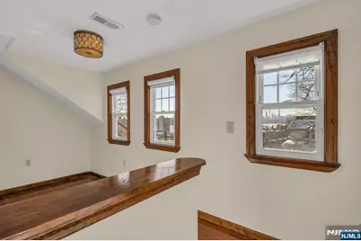 9 Old Wood Road, Edgewater, NJ 07020 - Photo 13