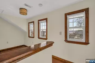 9 Old Wood Rd, Edgewater, NJ 07020 - Photo 13