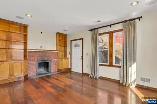 9 Old Wood Rd, Edgewater, NJ 07020 - Photo 7