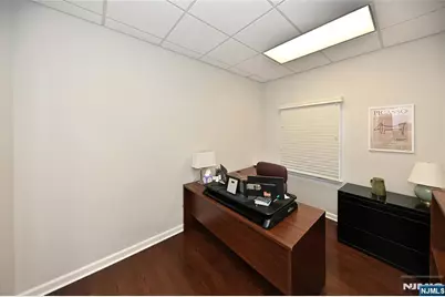 253 Madison Avenue, Wyckoff Township, NJ 07481 - Photo 9