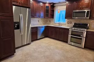 135 Franklin St, Little Ferry, NJ 07643 - Photo 11