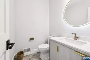 298 Buttonwood Dr, Paramus, NJ 07652 - Photo 21