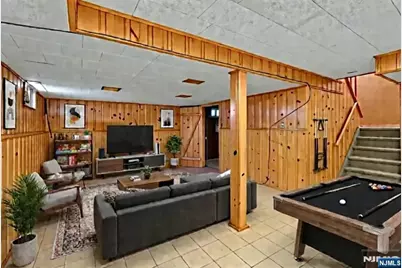 90 Arnot Place, Paramus, NJ 07652 - Photo 13