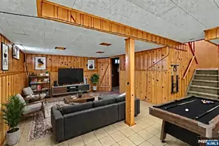 90 Arnot Pl, Paramus, NJ 07652 - Photo 13