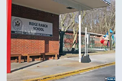 90 Arnot Place, Paramus, NJ 07652 - Photo 17