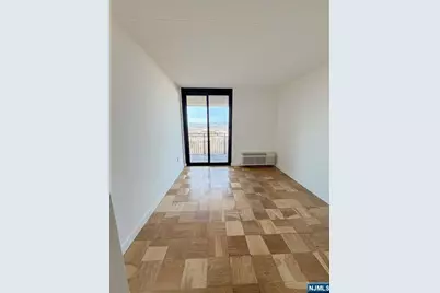 1275 15th Street 19C #19C, Fort Lee, NJ 07024 - Photo 9