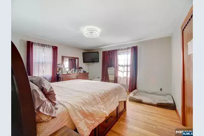 475 Dewey Avenue, Saddle Brook Township, NJ 07663 - Photo 25