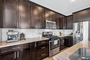 48 Roosevelt Dr, Wood Ridge, NJ 07075 - Photo 27