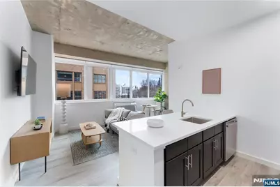 10 Commerce Court 3G #3G, Newark, NJ 07102 - Photo 1