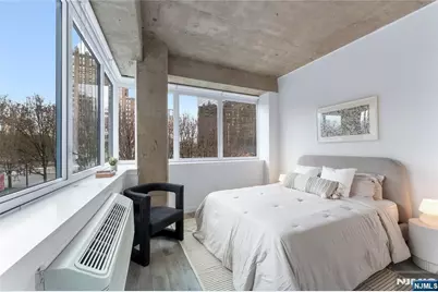 10 Commerce Court 3G #3G, Newark, NJ 07102 - Photo 9