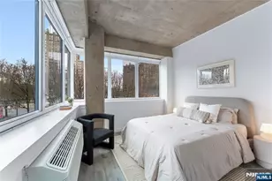 10 Commerce Ct 3G, Newark, NJ 07102 - Photo 9