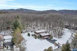 359 Hillview Terrace, Franklin Lakes, NJ 07417 - Photo 3