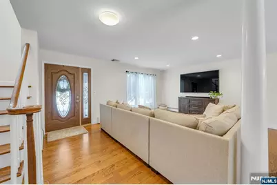 359 Hillview Terrace, Franklin Lakes, NJ 07417 - Photo 5