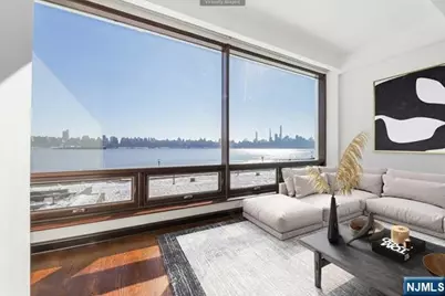 9 Somerset Lane 206 #206, Edgewater, NJ 07020 - Photo 1