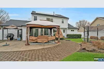 111 Crain Road, Paramus, NJ 07652 - Photo 27