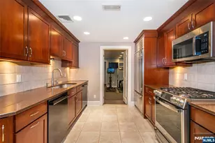 112 Heller Wy, Montclair, NJ 07043 - Photo 35