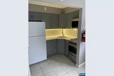 17 68th Street 7 #7, Guttenberg, NJ 07093 - Photo 3