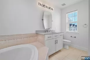 11 Bayside Dr, Bayonne, NJ 07002 - Photo 13