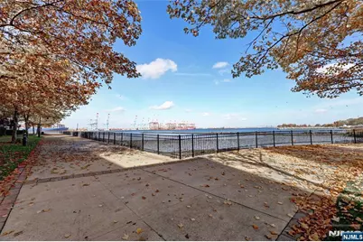 11 Bayside Drive, Bayonne, NJ 07002 - Photo 23