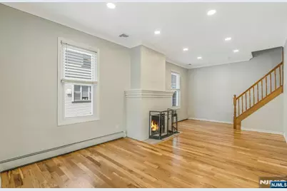 24 Sunderland Avenue, Rutherford, NJ 07070 - Photo 7