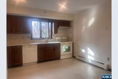 384 Roosevelt Street Ground #ground, Fairview, NJ 07022 - Photo 5