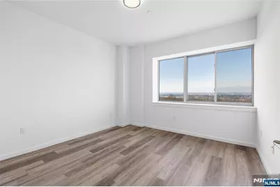 2 Executive Drive 915 #915, Fort Lee, NJ 07024 - Photo 9