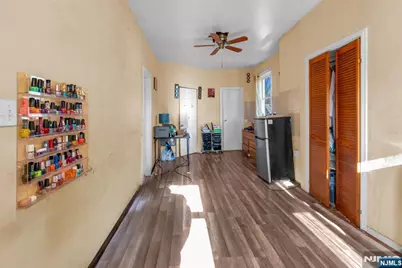 125 Berkshire Place, Irvington, NJ 07111 - Photo 9