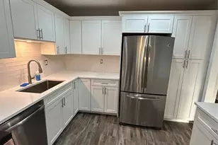 246 Mountain View Dr 246, Mahwah, NJ 07430 - Photo 5