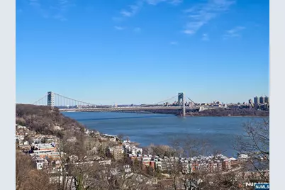 1 Horizon 811 #811, Fort Lee, NJ 07024 - Photo 3