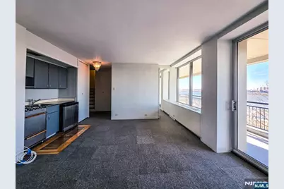 1 Horizon, Fort Lee, NJ 07024 - Photo 7