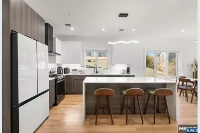 690 Palisade, Cliffside Park, NJ 07010 - Photo 5