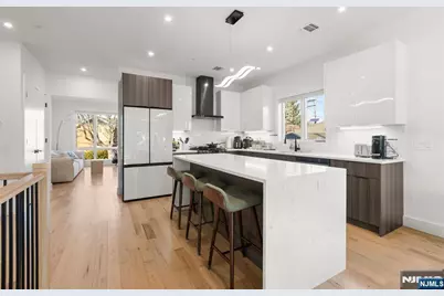 690 Palisade, Cliffside Park, NJ 07010 - Photo 9