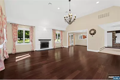 15 Candlestick Lane, Upper Saddle River, NJ 07458 - Photo 5