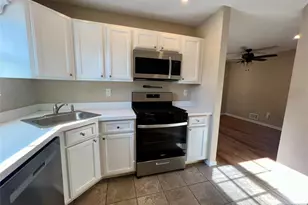 1023 Castle Rd, Mahwah, NJ 07430 - Photo 9