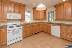 130 Franklin Turnpike 2, Allendale, NJ 07401 - Photo 5