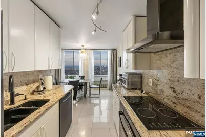 300 Winston 2922 #2922, Cliffside Park, NJ 07010 - Photo 13