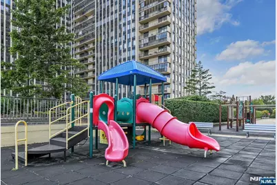 300 Winston 2922 #2922, Cliffside Park, NJ 07010 - Photo 39