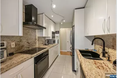 300 Winston 2922 #2922, Cliffside Park, NJ 07010 - Photo 11