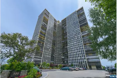 300 Winston 2922 #2922, Cliffside Park, NJ 07010 - Photo 1