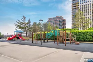 300 Winston 2922, Cliffside Park, NJ 07010 - Photo 33