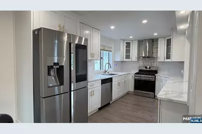 212 Lozier Terrace, River Edge, NJ 07661 - Photo 5