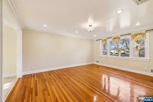 8 Hall Rd, Paramus, NJ 07652 - Photo 7